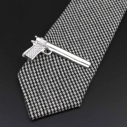 Men's tie clip, gun theme
