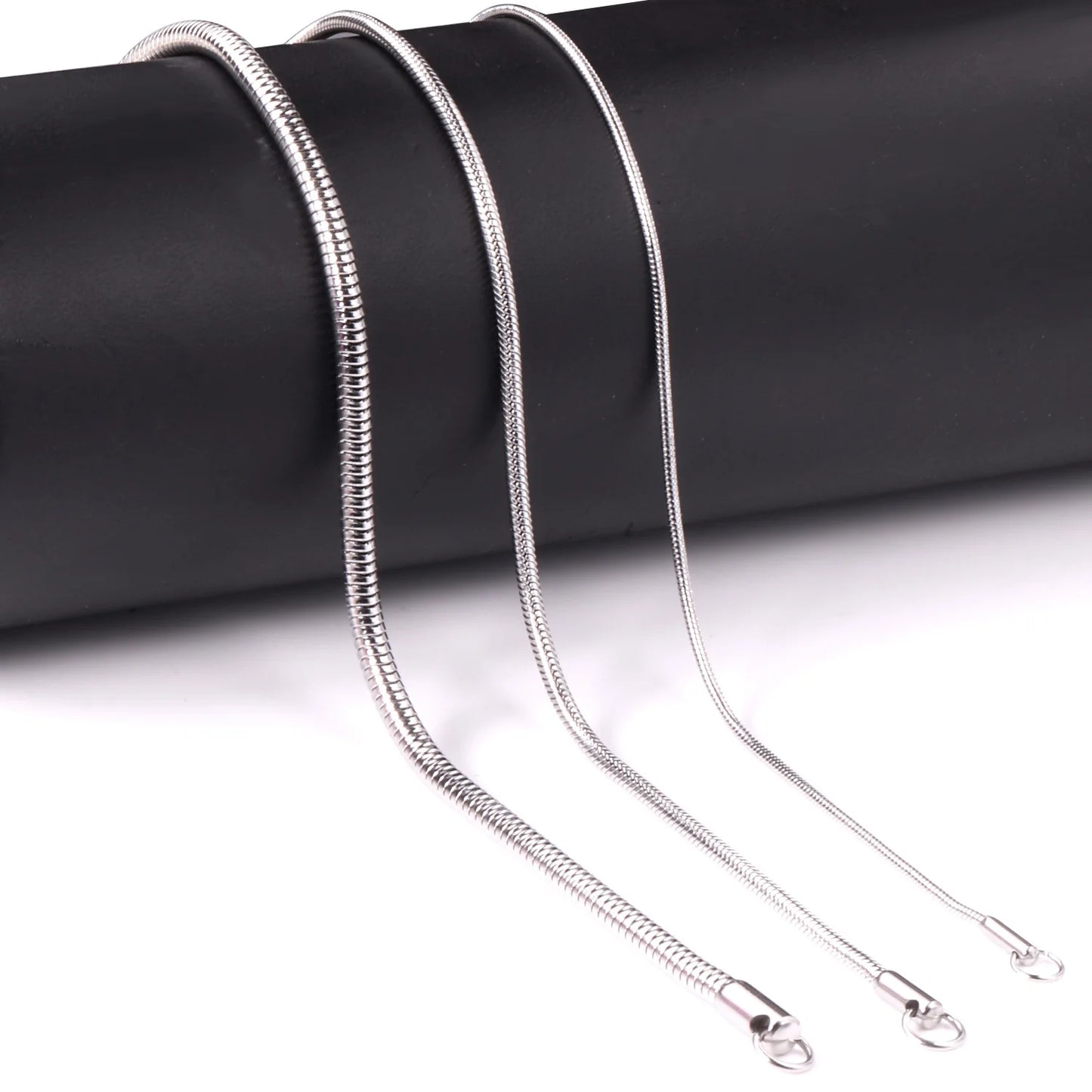 Round snake chain necklace for women and men, available in many different variations