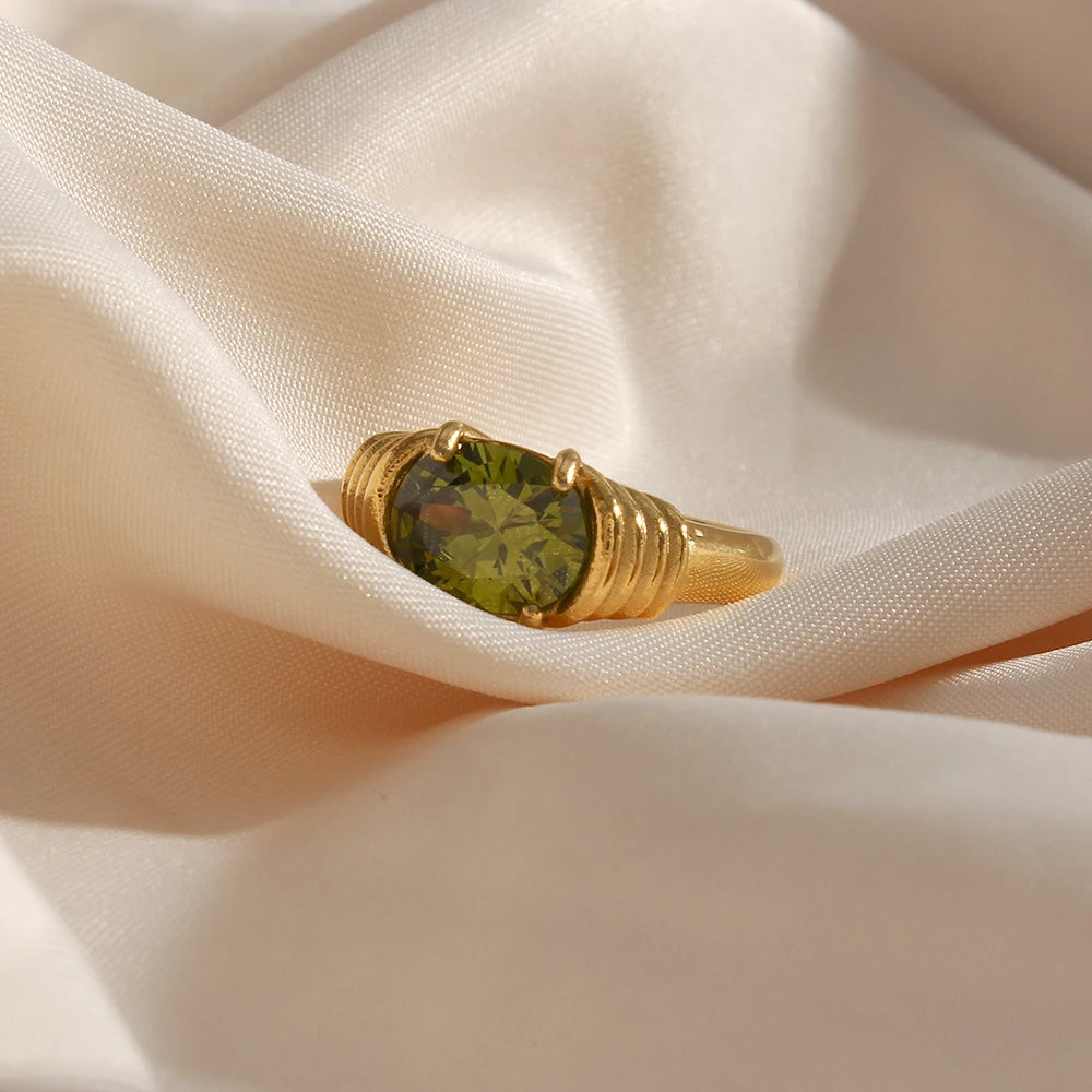 E.B.belle Soikea Zirkoni sormus, 18K kullattu