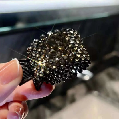 Tyylikäs poninhäntä solki paksuille hiuksille