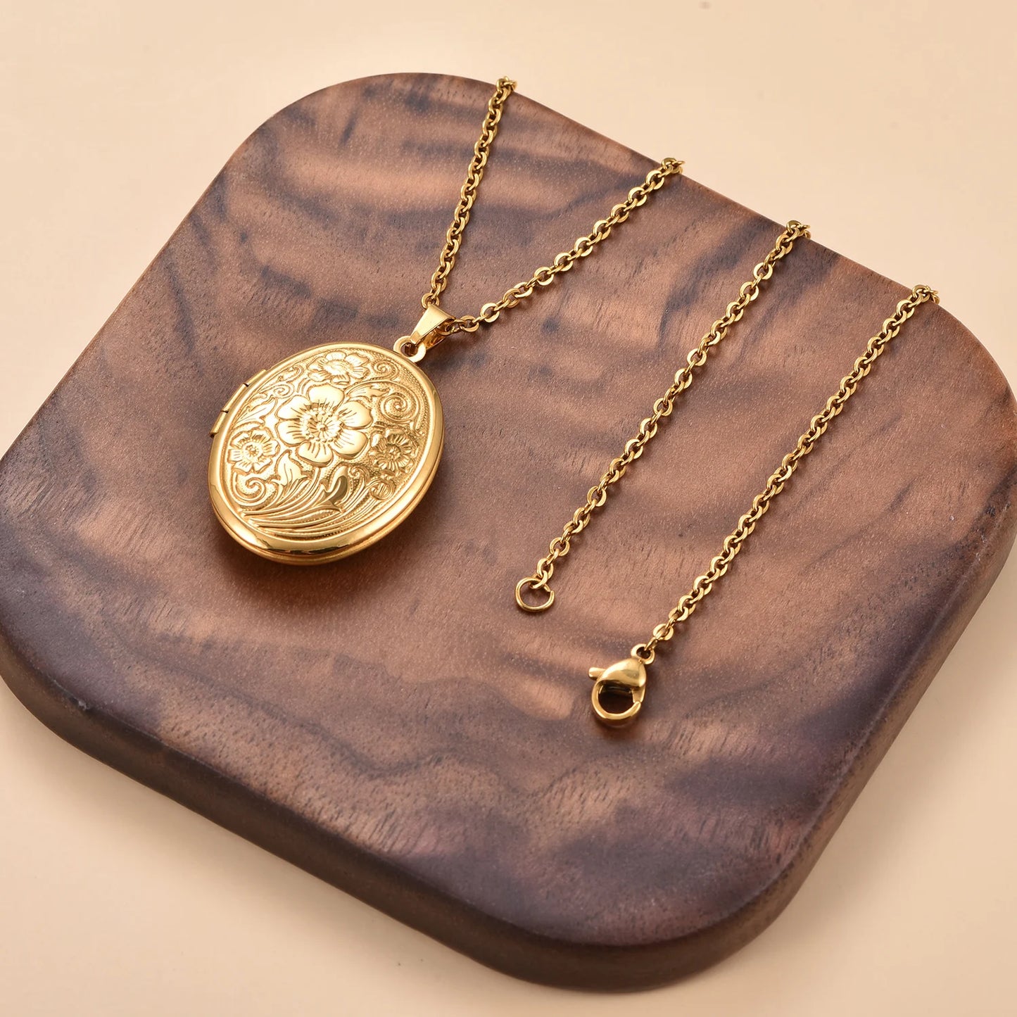 Nostalgic Photo Locket Necklace for Women