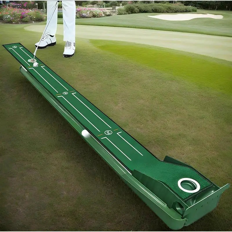 Golf putting practice mat, with guide lines and automatic ball return