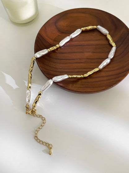 Barokki-helminen kaulakoru naisille