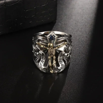 Hopean sävyinen sormus, itämaista mystiikkaa ja modernia tyyliä