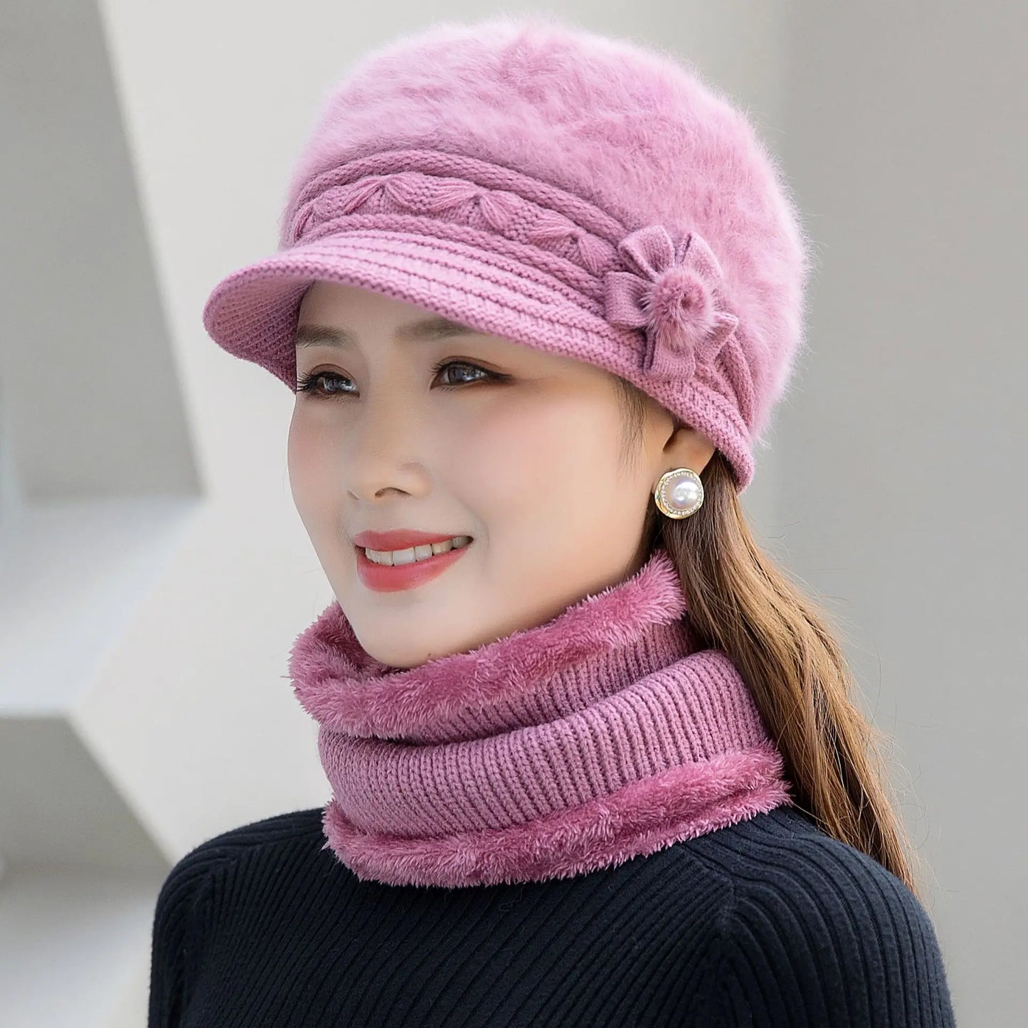 Women's winter hat and scarf set, fur-lined floral knitted hat