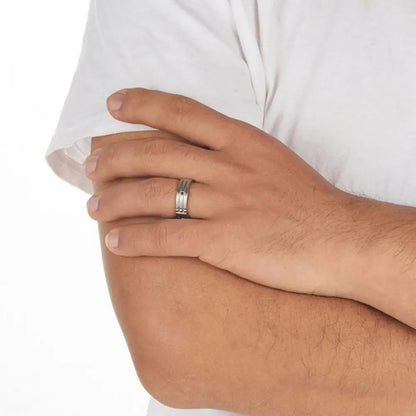 Men's gold or silver fashion ring