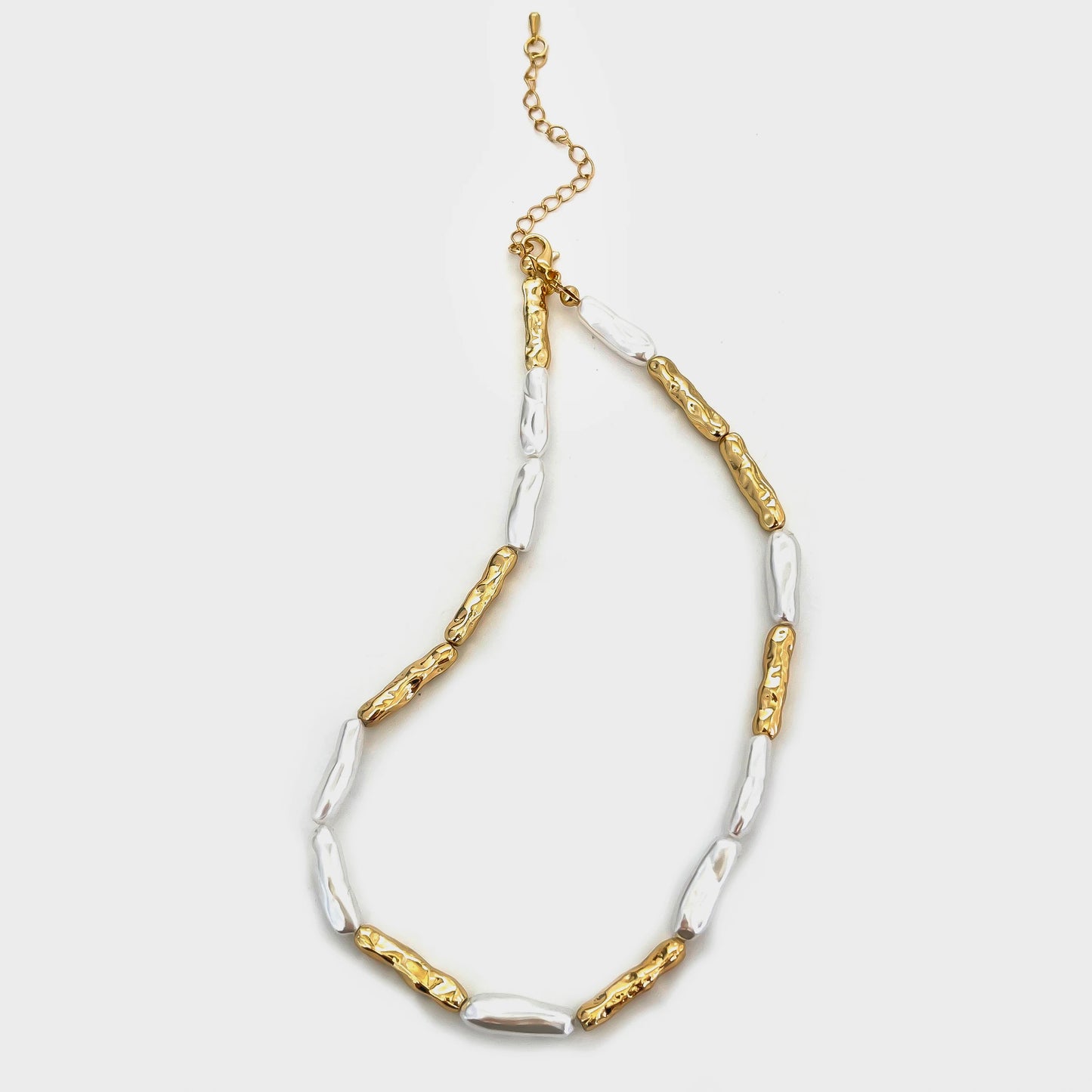 Barokki-helminen kaulakoru naisille