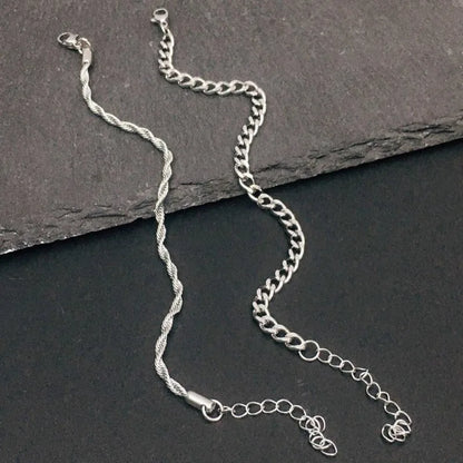 2 kpl Teräsrannekoru-setti miehille, saatavana eri variaatioita