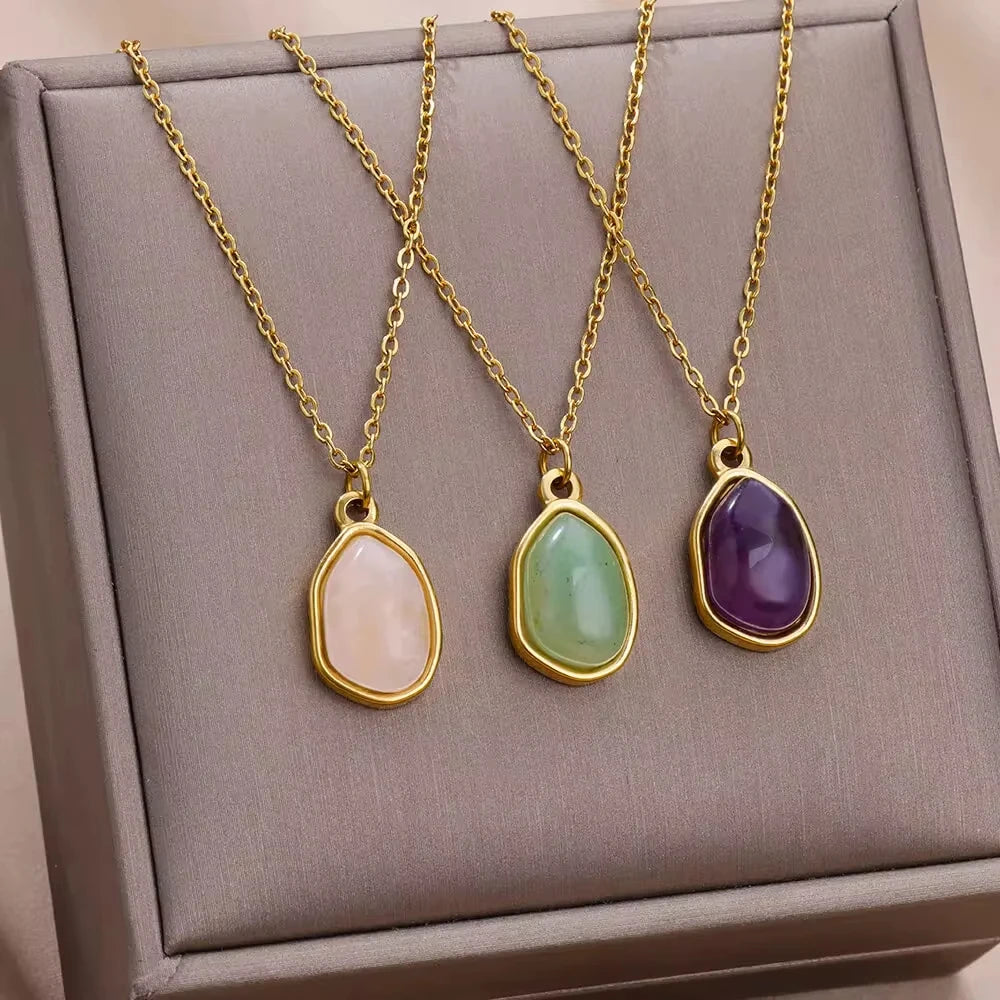 Trendy opal stone pendant necklace, available in different variants