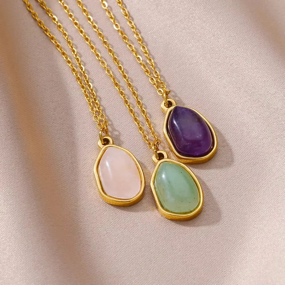 Trendy opal stone pendant necklace, available in different variants