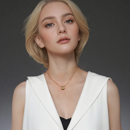 Seashell pendant necklace for women