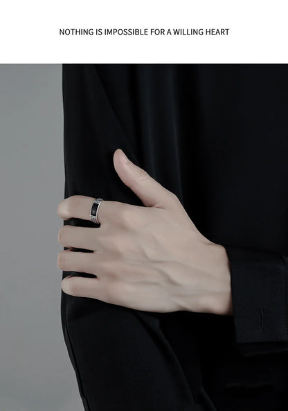 Erilaisia design sormuksia, säädettäviä, saatavilla useita eri variaatioita