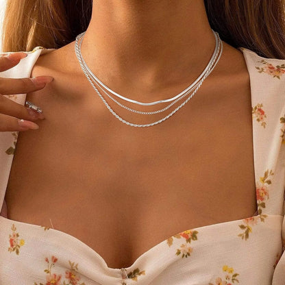 Stylish gold choker necklace for women, full package