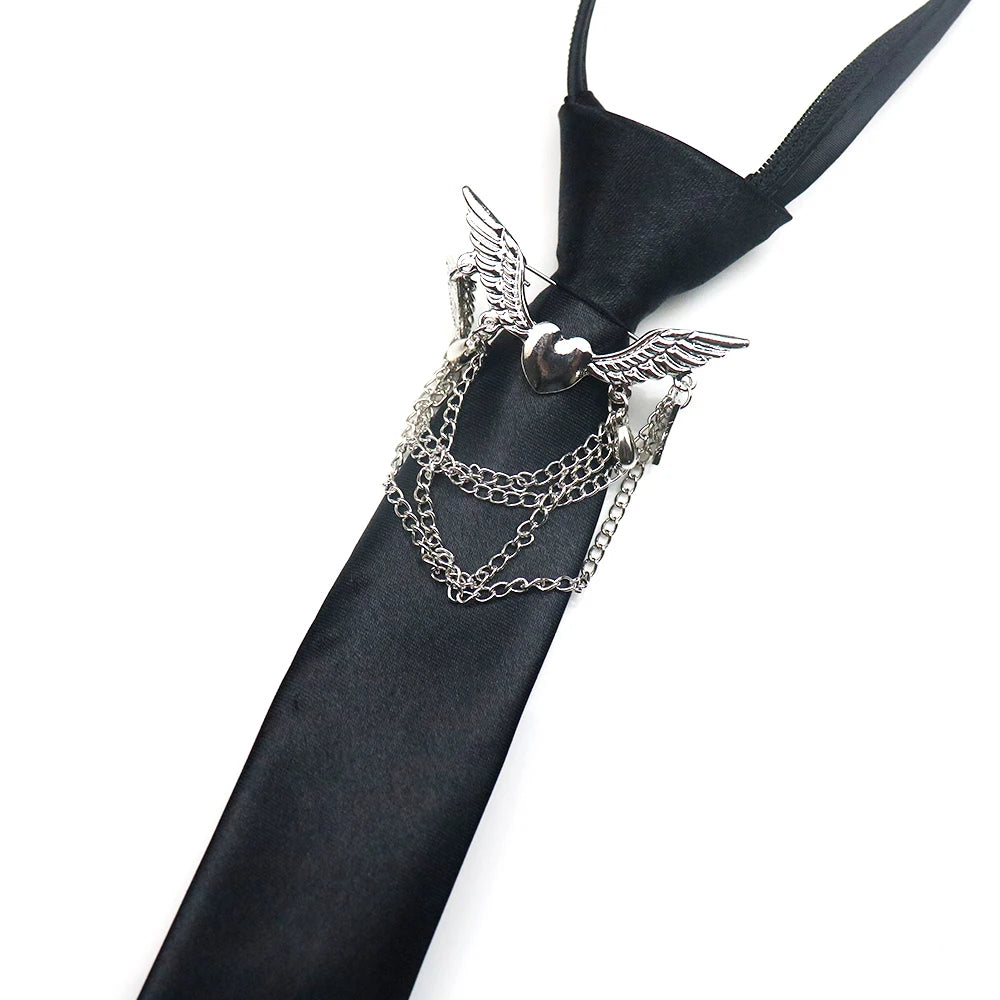 Luksus solmio kukkarintaneulalla