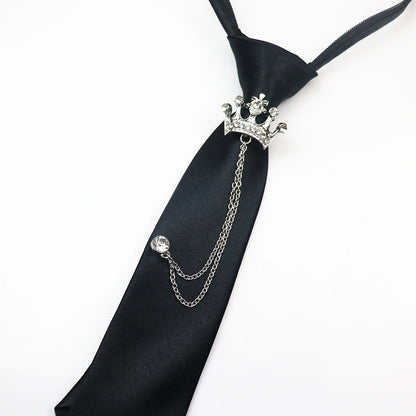 Luksus solmio kukkarintaneulalla