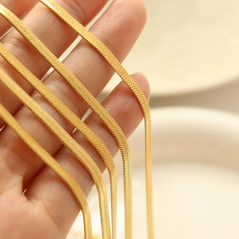 HIYEE Snake chain necklace, unisex design, available in different variations