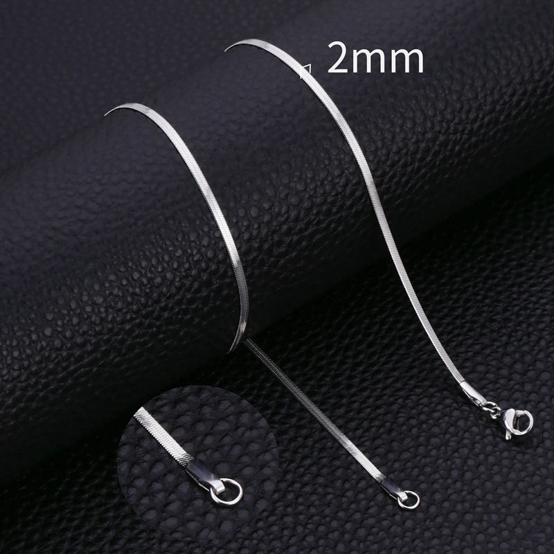 HIYEE Snake chain necklace, unisex design, available in different variations