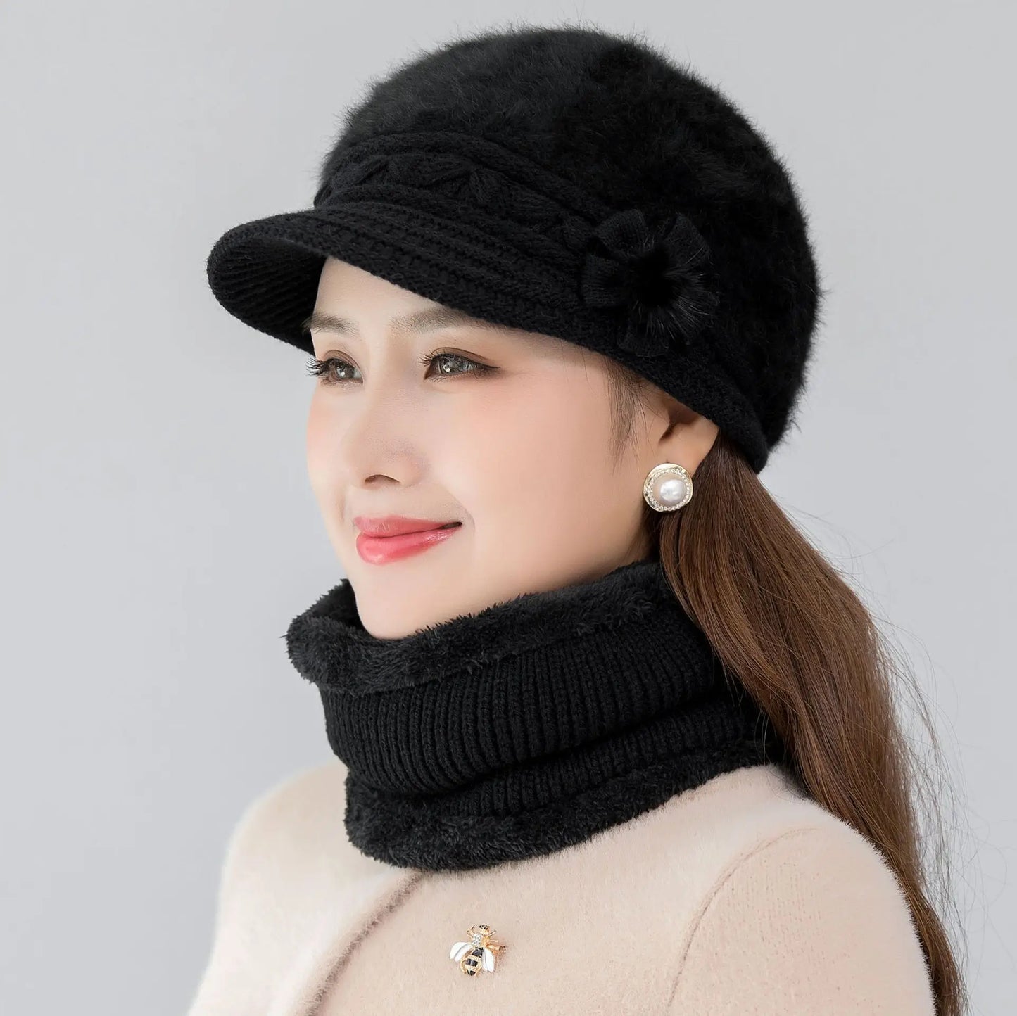Women's winter hat and scarf set, fur-lined floral knitted hat