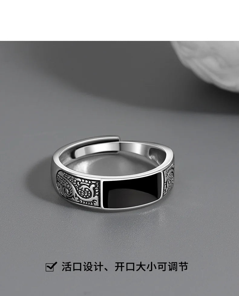 Erilaisia design sormuksia, säädettäviä, saatavilla useita eri variaatioita