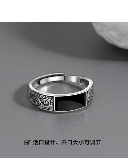 Erilaisia design sormuksia, säädettäviä, saatavilla useita eri variaatioita