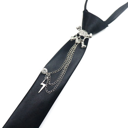 Luksus solmio kukkarintaneulalla