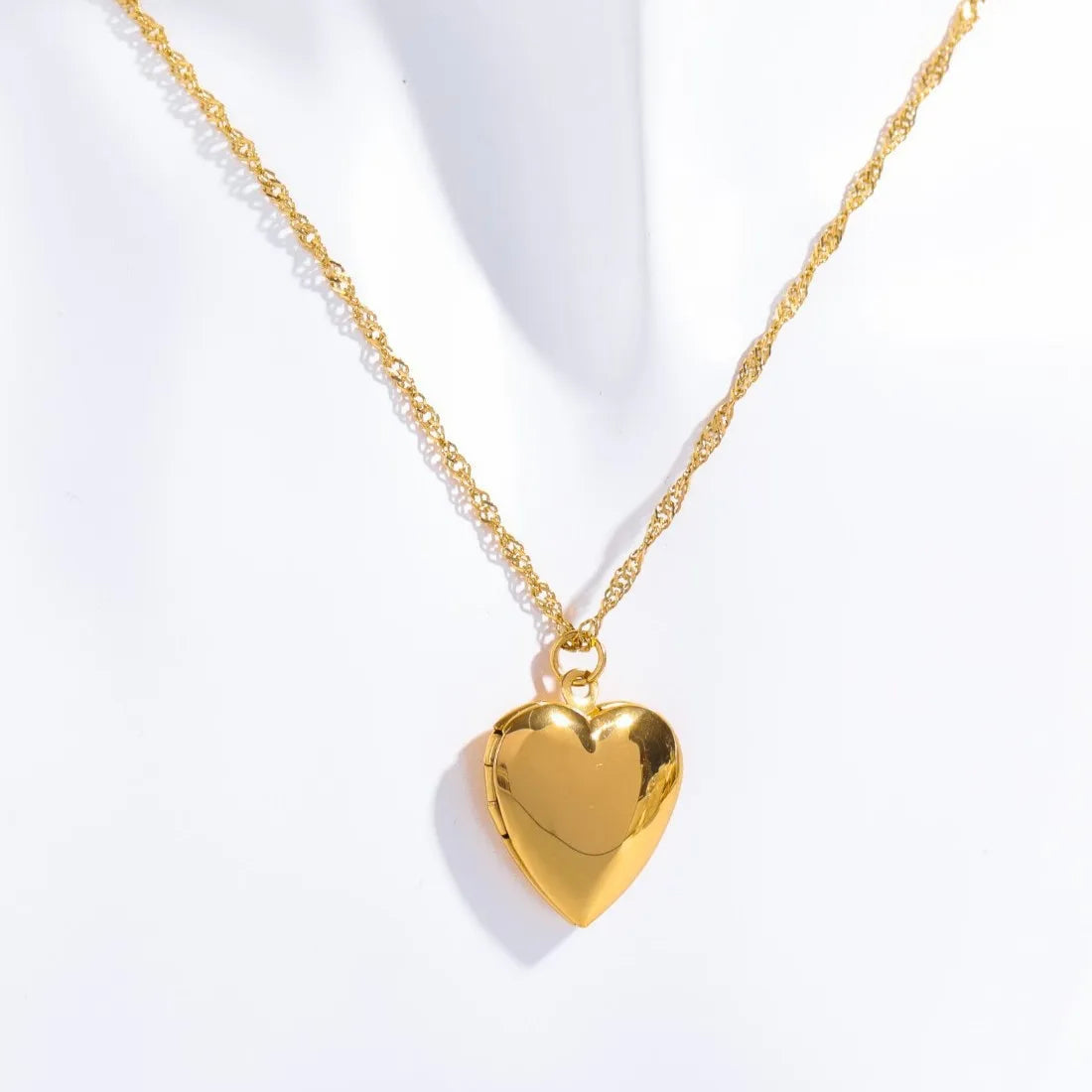 Heart-flower gold-plated album pendant, keepsake, different variations