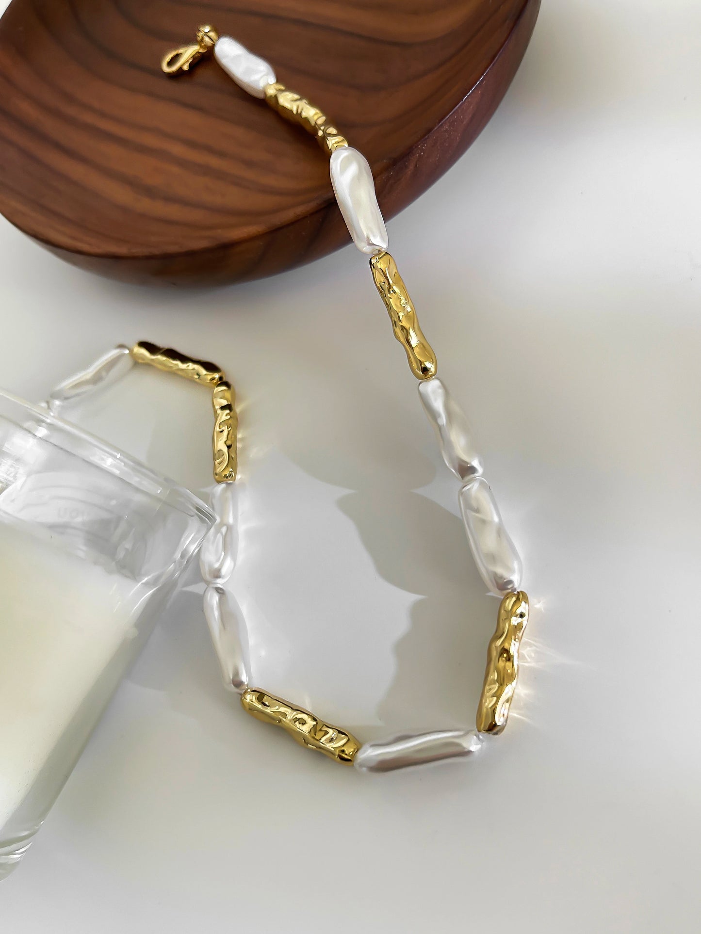 Barokki-helminen kaulakoru naisille