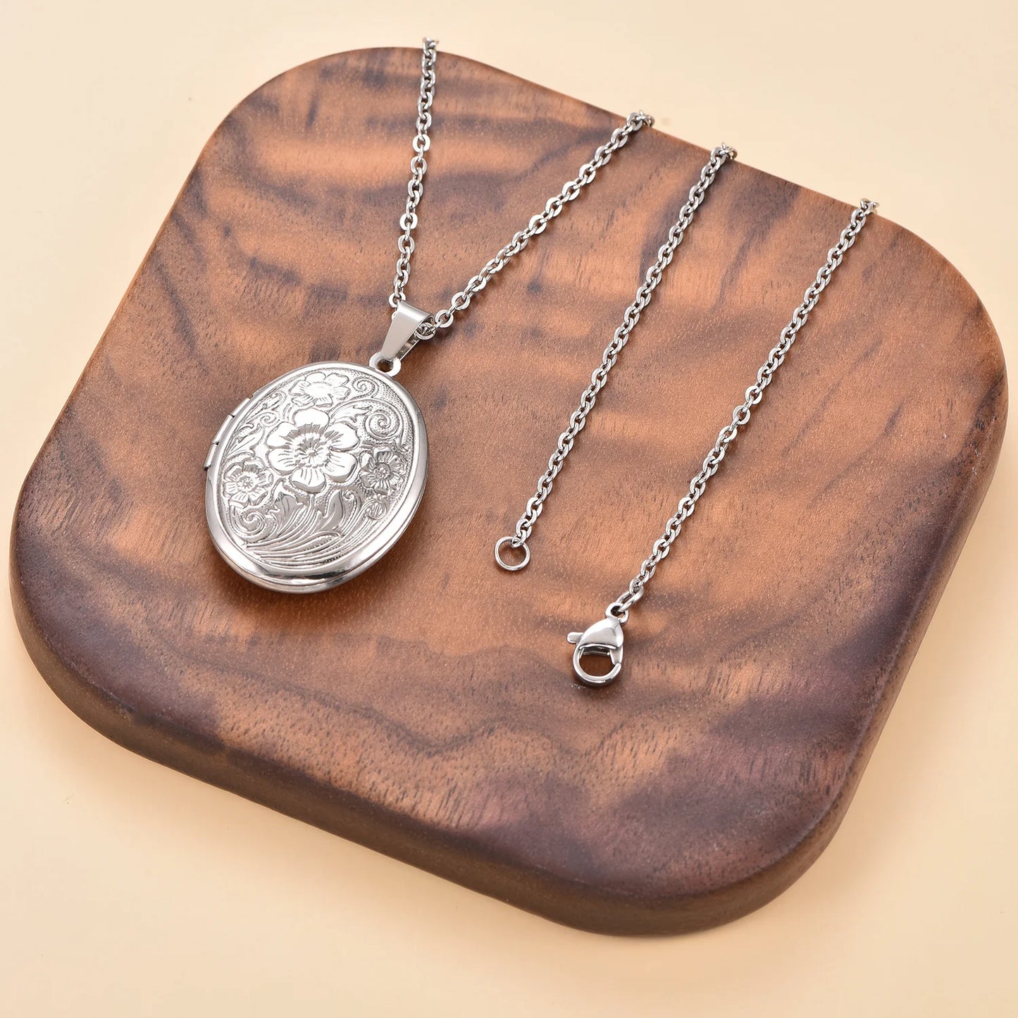 Nostalgic Photo Locket Necklace for Women