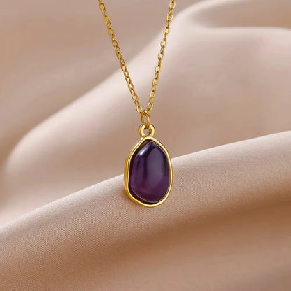 Trendy opal stone pendant necklace, available in different variants