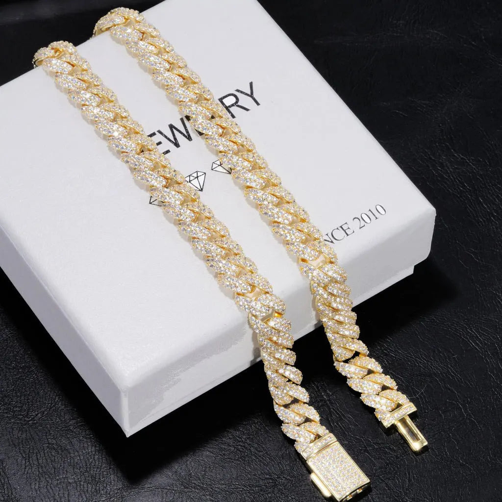 Diamond Cuban Link Chain, täynnä cz-timantteja