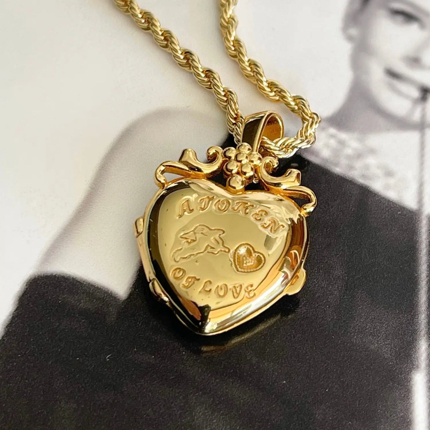 Heart-flower gold-plated album pendant, keepsake, different variations