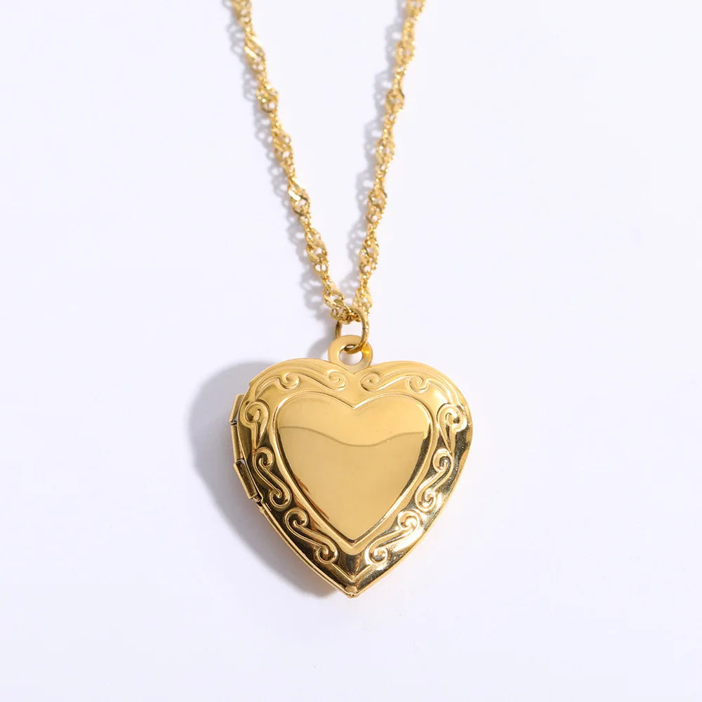 Heart-flower gold-plated album pendant, keepsake, different variations