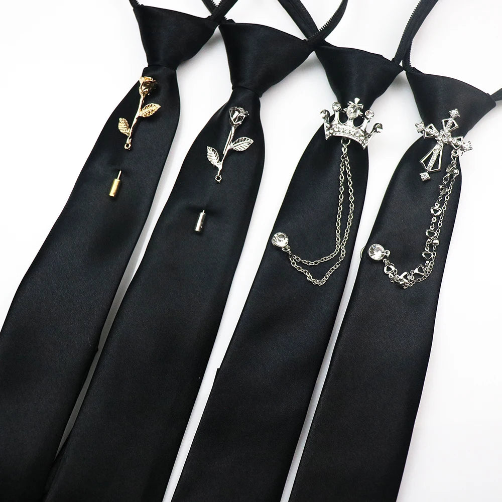 Luksus solmio kukkarintaneulalla