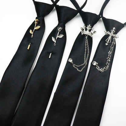 Luksus solmio kukkarintaneulalla