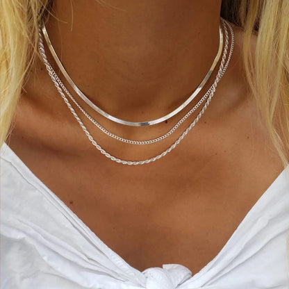 Stylish gold choker necklace for women, full package