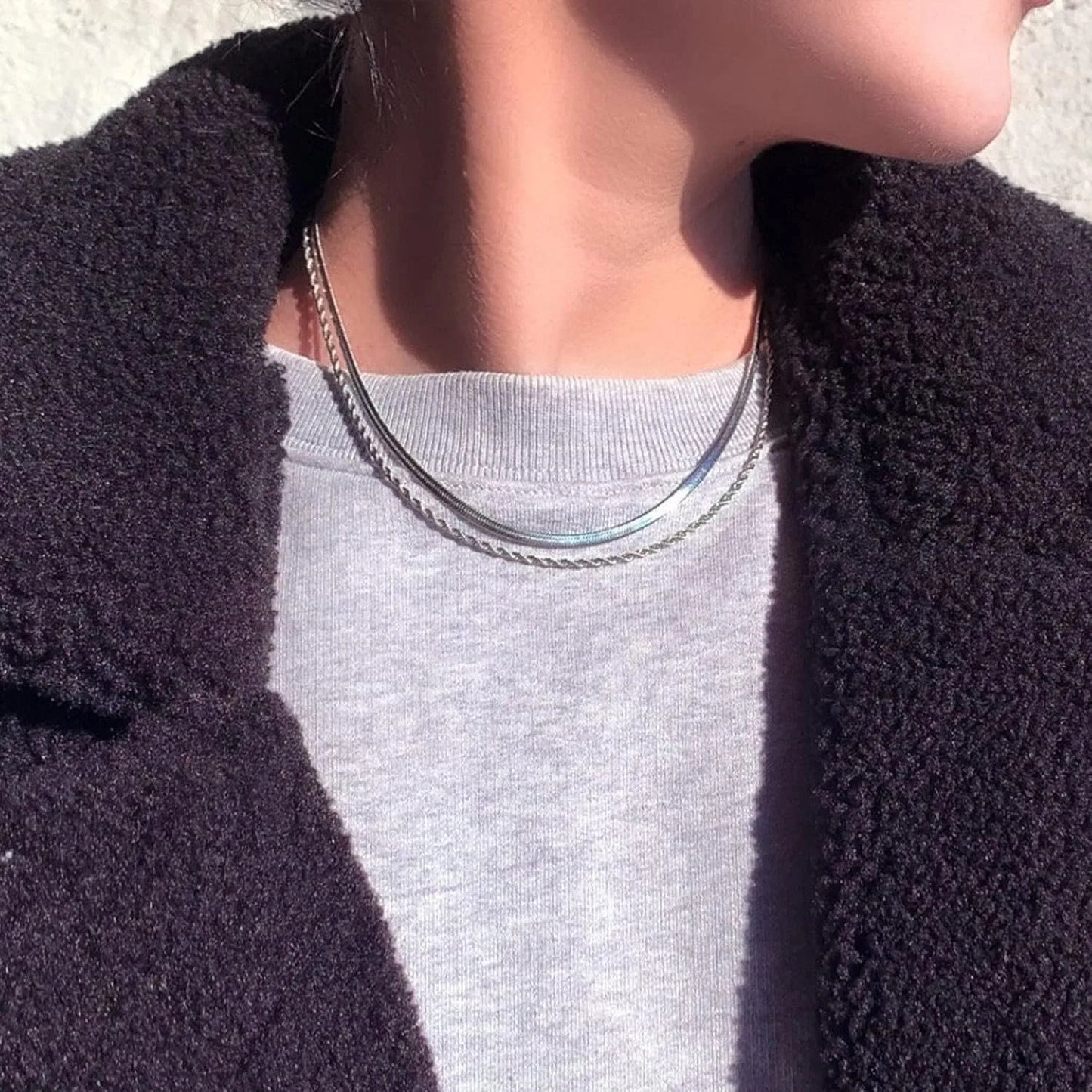 Stylish gold choker necklace for women, full package