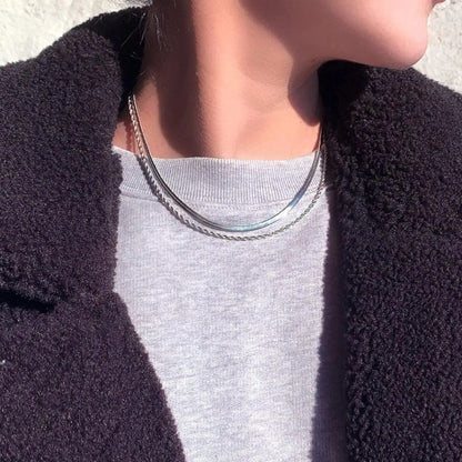 Stylish gold choker necklace for women, full package