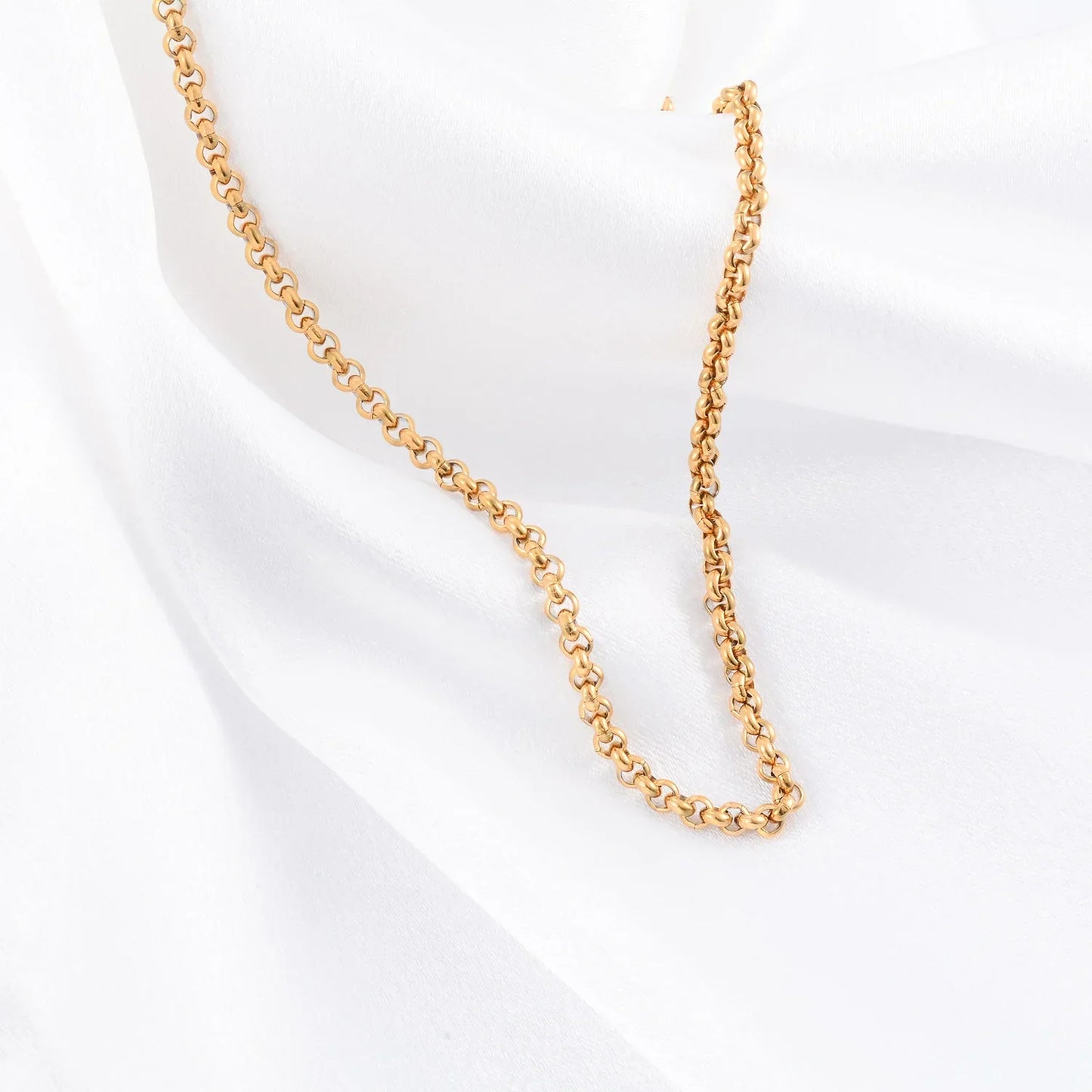 Yadreva stylish gold Rolo chain necklace, available in many different variations