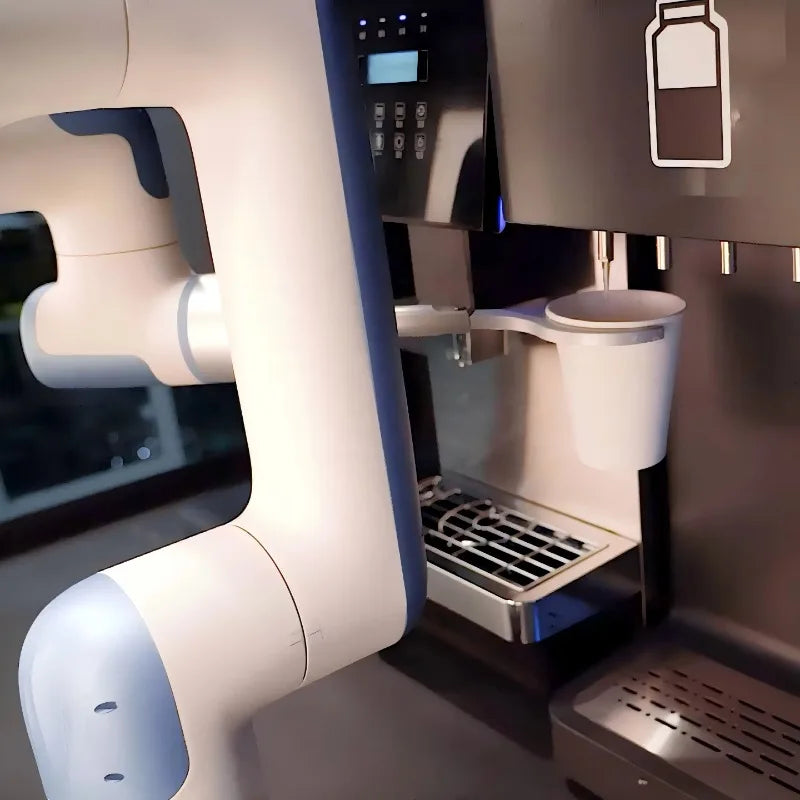 Fully automatic smart coffee machine, robotic arm, self-service