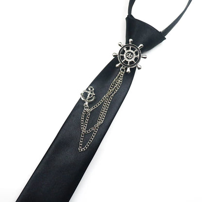 Luksus solmio kukkarintaneulalla