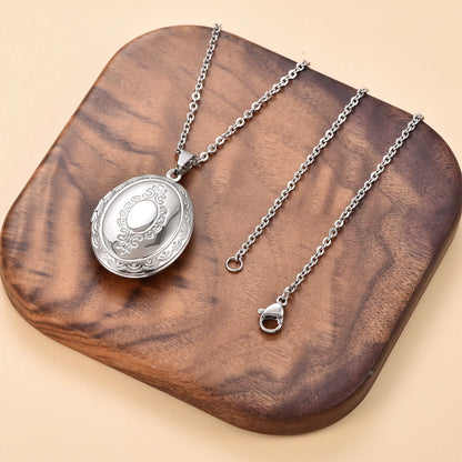 Nostalgic Photo Locket Necklace for Women
