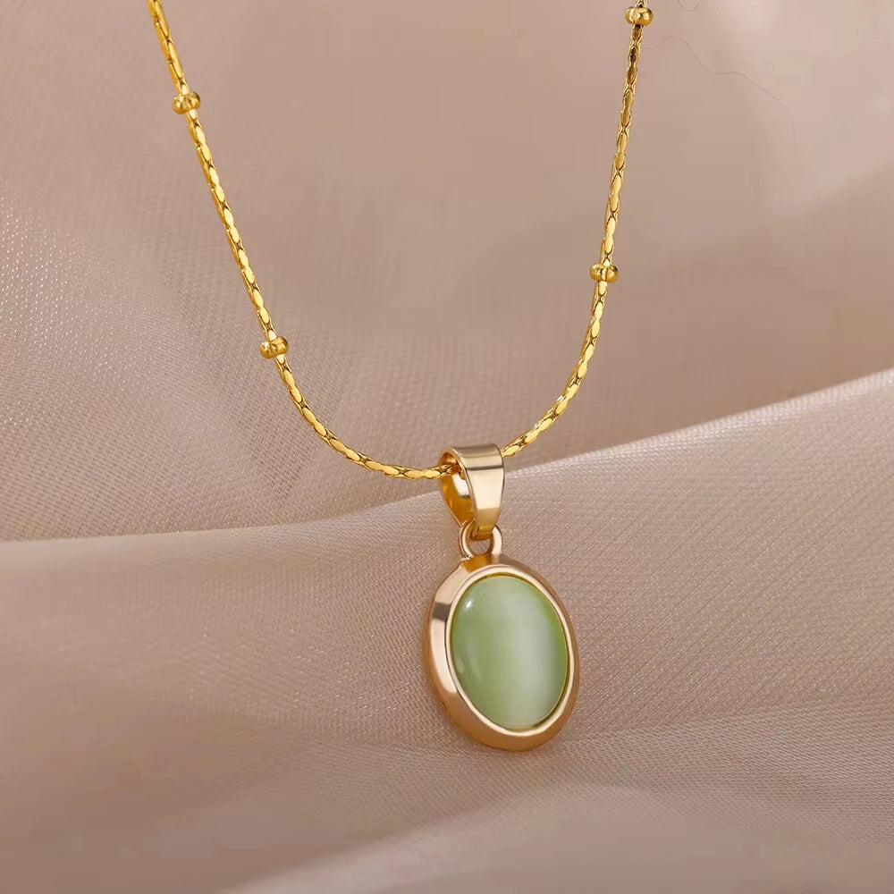 Trendy opal stone pendant necklace, available in different variants